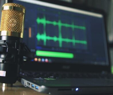 Tembr głosu i jego wpływ na odbiór człowieka. O czym pamiętać, gdy przemawiamy
